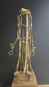 Vilija Litvinaite, Quick Fashion (Zweite Haut), 2024. Installation view. Textile, epoxy, impact metal, wire
